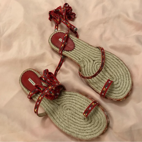 Can only ship alone - Beautiful cute red high quality strappy sandals - Picture 4 of 4